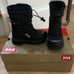 Helly Hansen Black Snow Boots